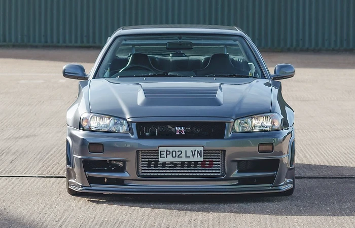 Nissan GT-R R34 up for auction for £1M - Outdoor Stance