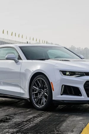 Camaro V8 Power - Track Stance