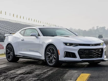 Camaro V8 Power - Track Stance