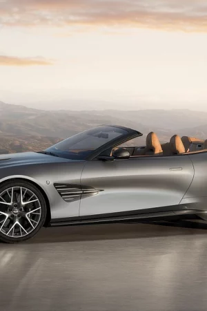 Aston Martin Vanquish 25 - Master