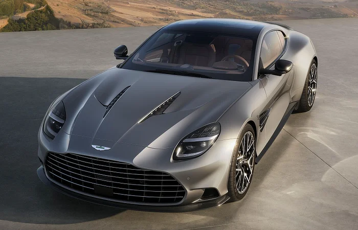 Aston Martin Vanquish 25 - Stance