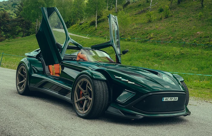 Donkervoort P24 RS - Stance