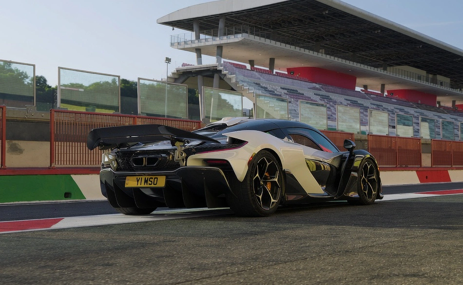 MKBHD drives the McLaren W1