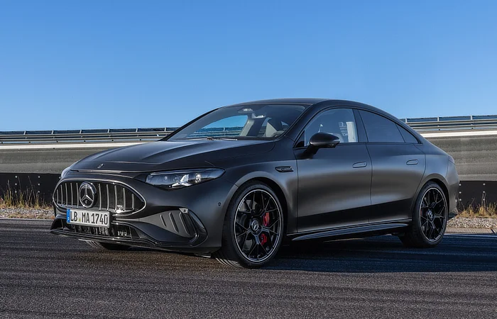 Mercedes AMG CLA 45 4Matic - Stancing