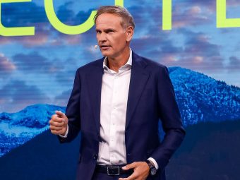 CEO Showdown: Oliver Blume and Volkswagen Workers