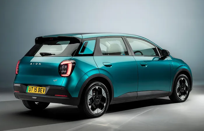 AION UT - EV Hatchback - Studio Stance