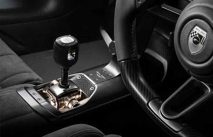 McLaren MCL 6GT - Manual stick shift