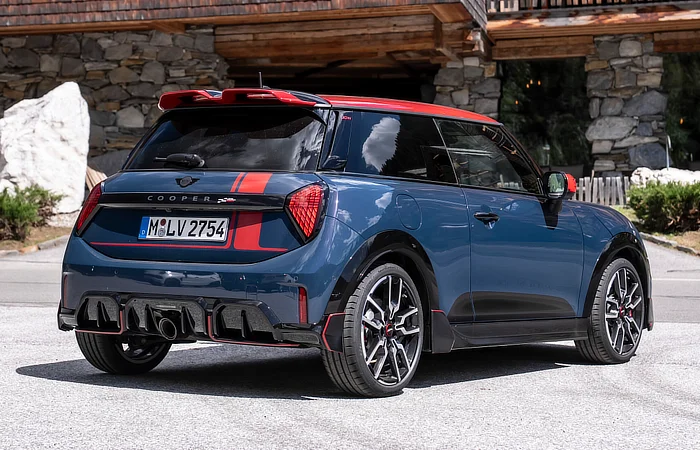 Mini John Cooper Works Balsamic Edition - Stance