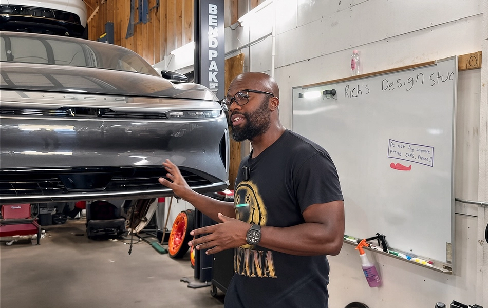 Rich Rebuilds repairs a crashed Lucid Air