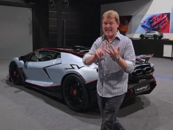 Shmee150 reviews the Lamborghini Revuelto SV