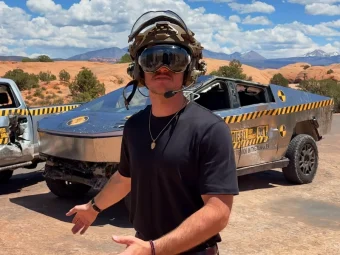 WhistlinDiesel - Durability testing a Ctesla Cybertruck to destruction