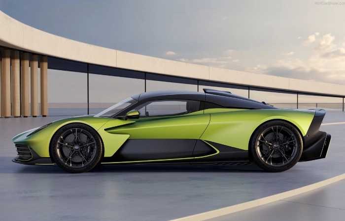 Aston Martin Valhalla - Stance