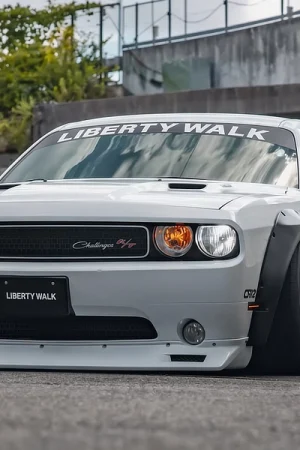 Dodge Challenger by Liberty Walk - Master