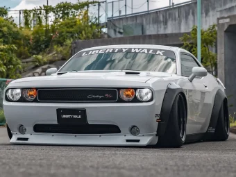 Dodge Challenger by Liberty Walk - Master