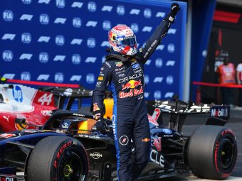 2026 Bahrain Grand Prix - Max verstappen pushes the air after taking pole