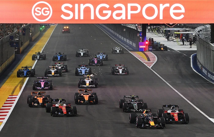 2026 Singapore Grand Prix - Red lights, start