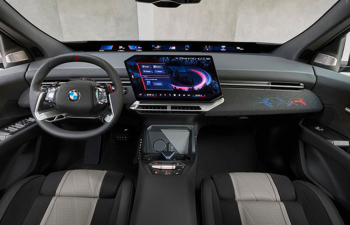 BMW iX3 M Performance - Interior