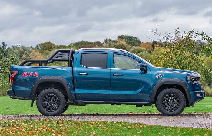Foton Tunland Pickup Truck - Stancing