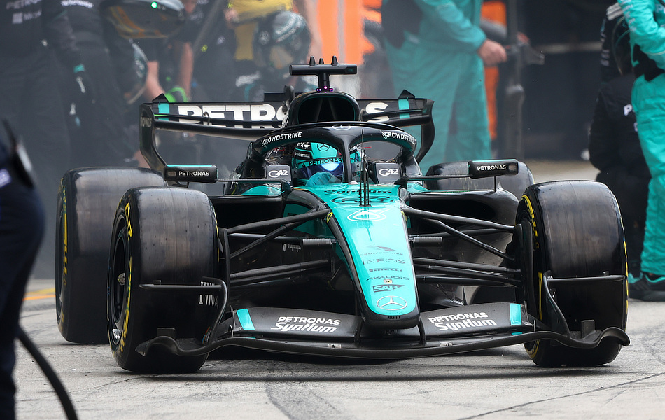George Russell pit stopping at the 2026 Bahrain Grand Prix in Malaysia