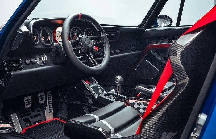 Gunther Werks Brundle Turbo Edition - Interior