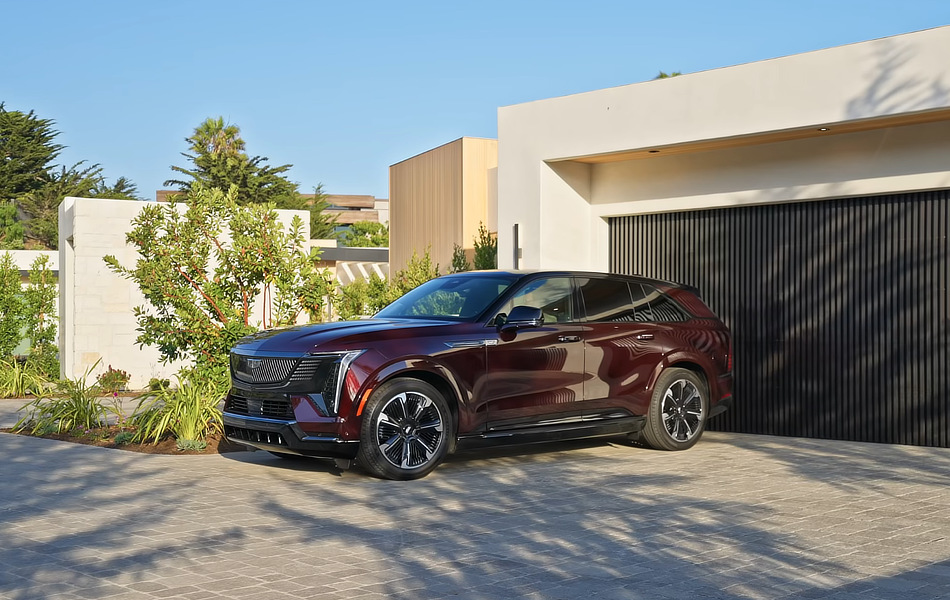Enes Yilmazer - Touring A Malibu Mansion