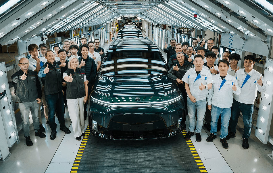 XPeng Expands European Manufacturing With New G9L SUV